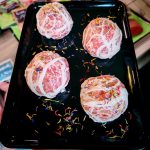 Polpette di salsiccia in reticella con fondente al formaggio